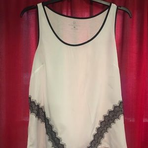 NY&C large black and white top.